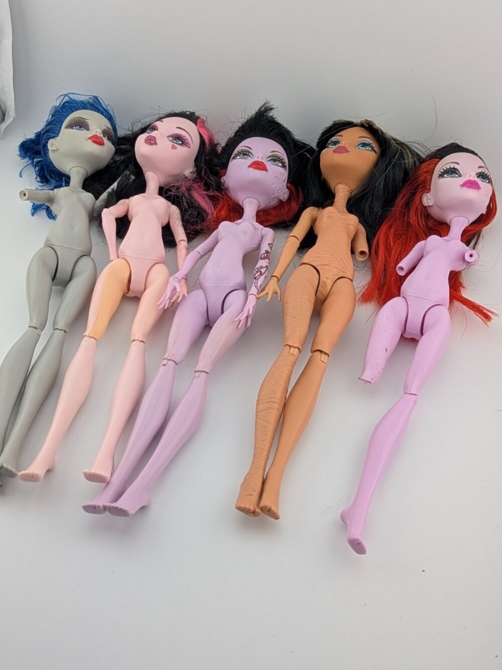 Bundle of 5 Monster High G1 Dolls – For Parts / Restoration